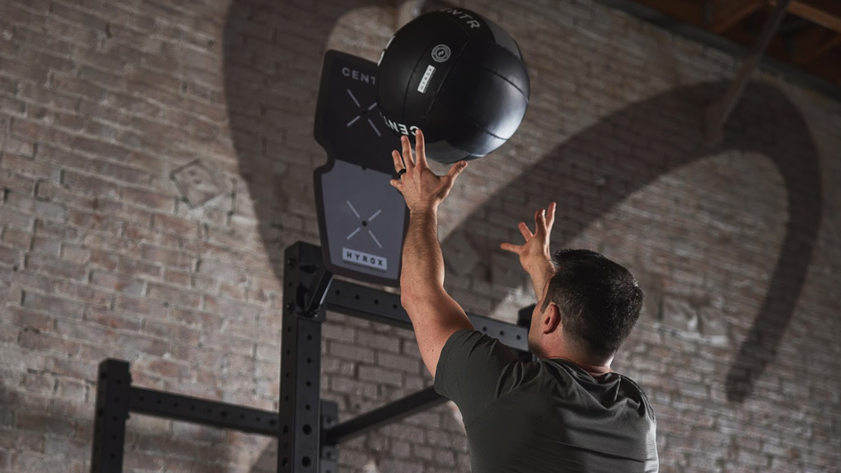 Termina. Regista. Celebra.